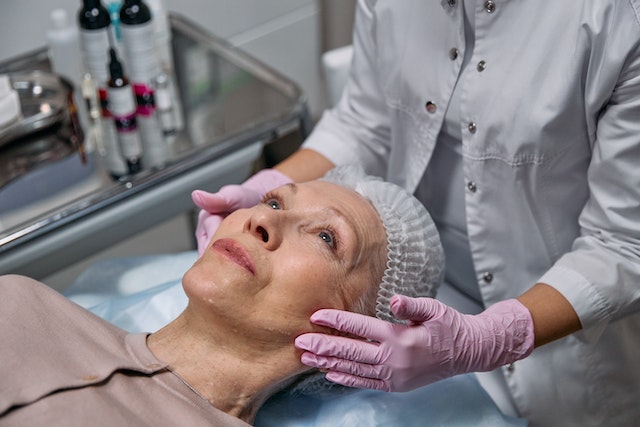 Laserowe technologie odmładzania skóry: jak działają i dla kogo są przeznaczone